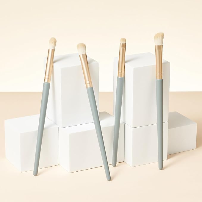 Eyeshadow Makeup Brushes Set with Case 4 PCS Soft Synthetic Hairs Eye Makeup Brushes for Blending Eyebrow Eyeliner Eyeshadow (Lightblue)