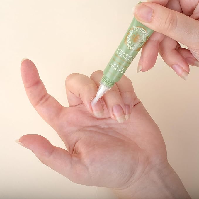 Panier des Sens - Pretty Hands Set - Almond Mini Hand Cream + Nail & Cuticle Oil - 97% Natural, Shea Butter & Sweet Almond - Travel Gift Set for Dry, Cracked Hands - French Skincare Holiday Gift