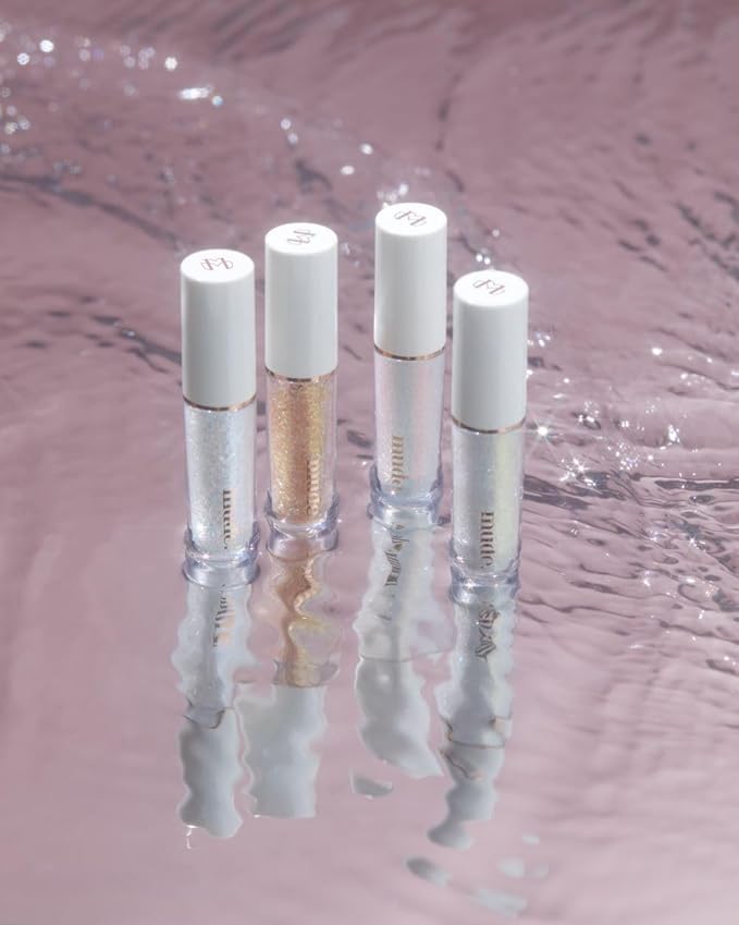 Dreamy Liquid Glitter 02 Gold Glory with Thin Applicator from Shimmering to Bold Glitter in One Multi-Dimensional Finish with Long Wearing Formula