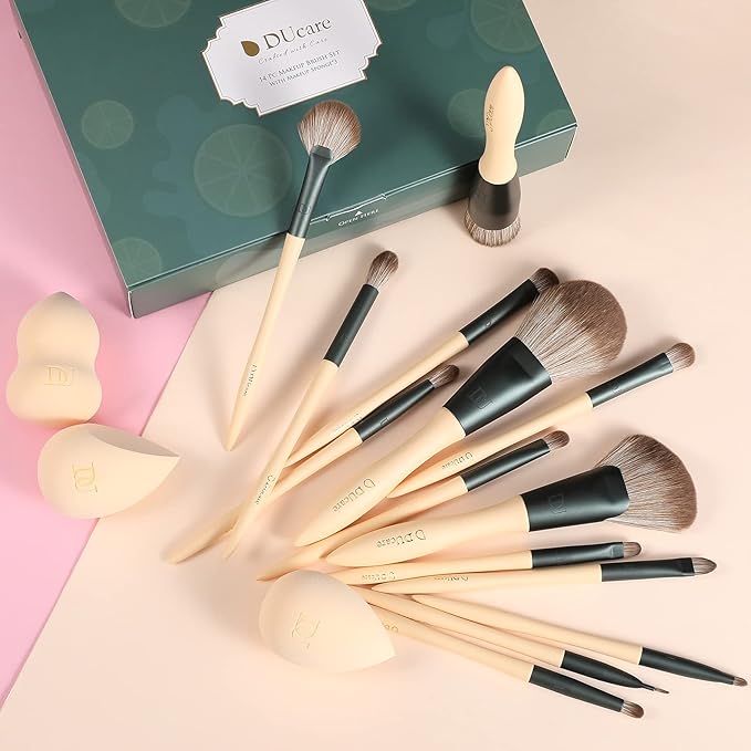 DUcare Makeup Brushes 14Pcs with 3Pcs Christmas Sponges Cosmetic Bag Makeup Brush Set for Foundation Blending Face Powder Blush Concealers Eye Shadows