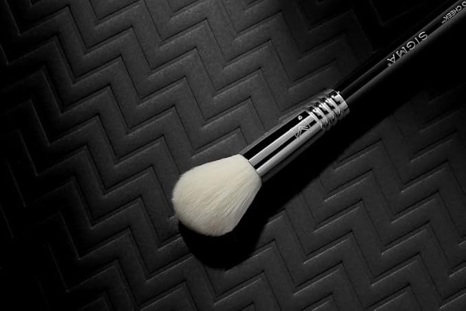 Sigma Beauty F76 Chiseled Cheek™ Brush