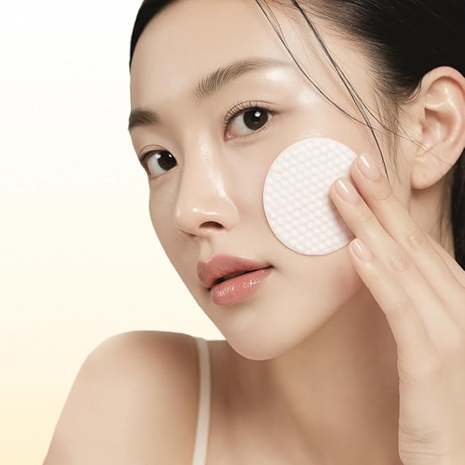 Veramore Glow-Enhancing Vegan Cleansing Pads – Dual-Sided Exfoliating & Brightening with Rice Extract & Hyaluronic Acid | Gentle, Hydrating K-Beauty Skincare, 70 Count (5.07 fl oz)