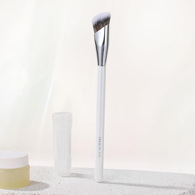 Angled Concealer Brush with Protective Cover – Professional Makeup Brush for Under Eye Concealer, Nose Contour, Blending & Foundation, Soft Synthetic Bristles for Sensitive Skin(White)
