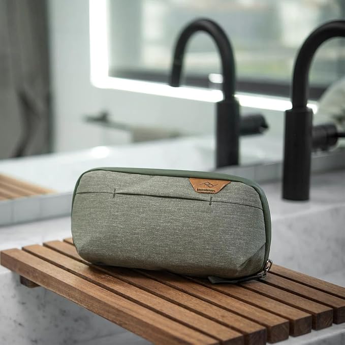 Peak Design Small Wash Pouch, Sage, Weatherproof Travel Toiletry Bag, Upright or Hanging Toiletries Kit with Pockets, Magnetic Toothbrush Pocket, Wide UltraZip Opening, Toiletry Bag for Men and Women