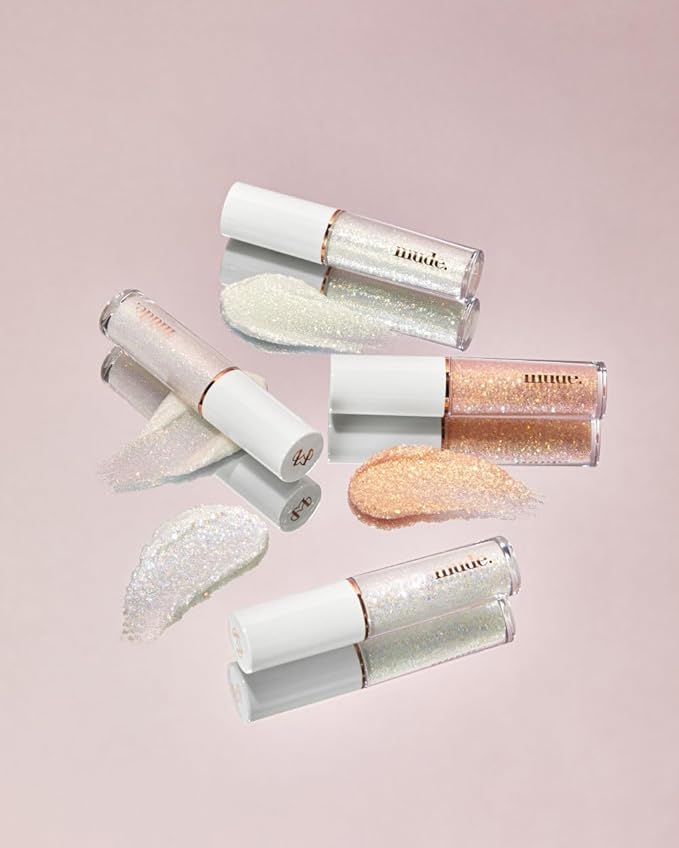 Dreamy Liquid Glitter 02 Gold Glory with Thin Applicator from Shimmering to Bold Glitter in One Multi-Dimensional Finish with Long Wearing Formula