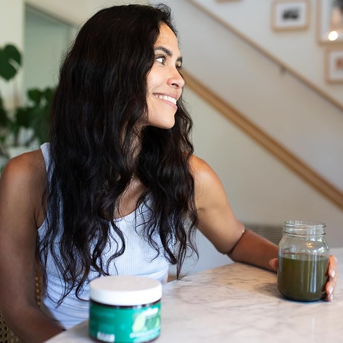 Solluna by Kimberly Snyder Greens Superfood Powder with Spirulina, Cordyceps, Chlorella, Moringa, Ashitaba, Amalaki, Monk Fruit — Vitamins & Minerals for Energy & Mood (30 Serv) Vegan & Non-GMO