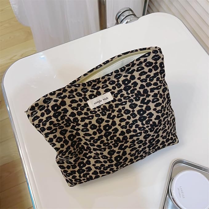 Wudygirl Leopard Makeup Bag Cosmetic Bag for Women and Girls Large Capacity Toiletry Bag Makeup Pouch Canvas Aesthetic Travel Makeup Bag Zipper Pouch (Leopard Print)