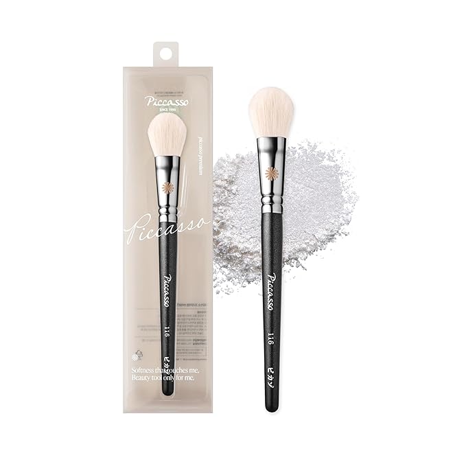 Piccasso 116 Highlighter Brush – Soft Goat Hair Makeup Brush for Face, Ideal for Highlighting Cheekbones, Nose, and Jawline, Fluffy Blush Brush for Natural Glow, Professional Korean Beauty