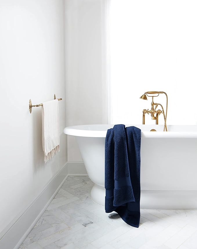 Delara Organic Cotton Luxuriously Plush Bath Sheet | GOTS & Oeko-TEX Certified | Premium Hotel Quality Towels | Feather Touch Technology| 650 GSM Long Staple|Soft, Quick Dry & Ultra-Absorbent 36"x70"