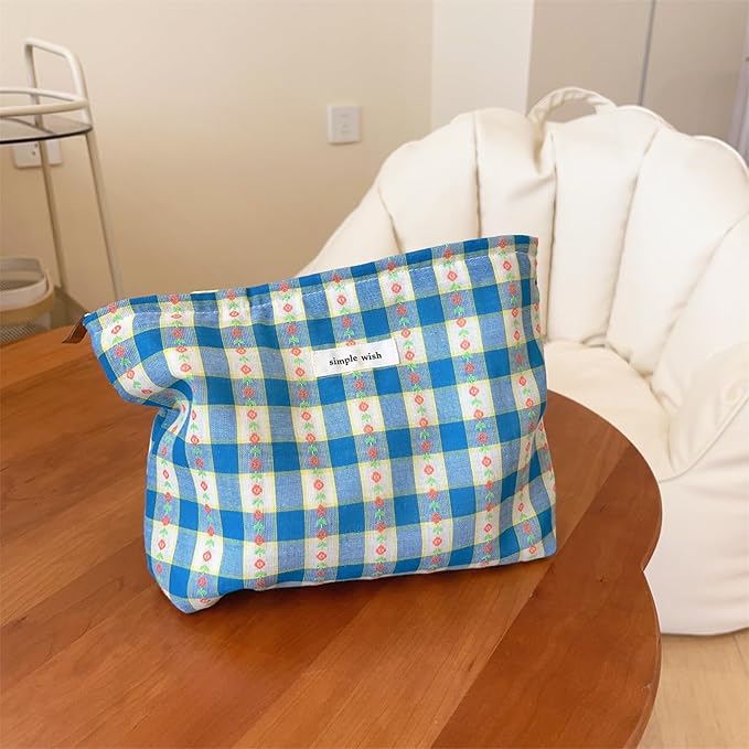 Wudygirl Cute Makeup Bag Large Capacity Cosmetic Bag Aesthetic Floral Makeup Pouch for Women Makeup Organizer Pencil Pouch Portable Toiletry Bag Zipper (Blue Floral)