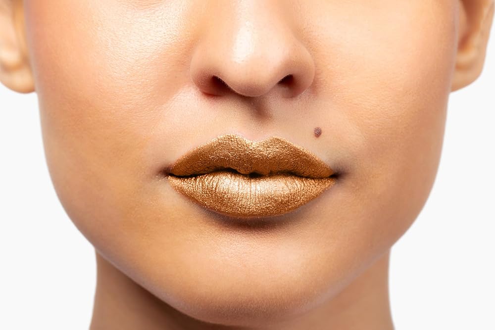 Aromi Gold Metallic Liquid Lipstick | Yellow Bronze Lip Color with Shimmery Finish, Vegan and Cruelty-free, Smudge Proof, Long-lasting | (Gold Digger)
