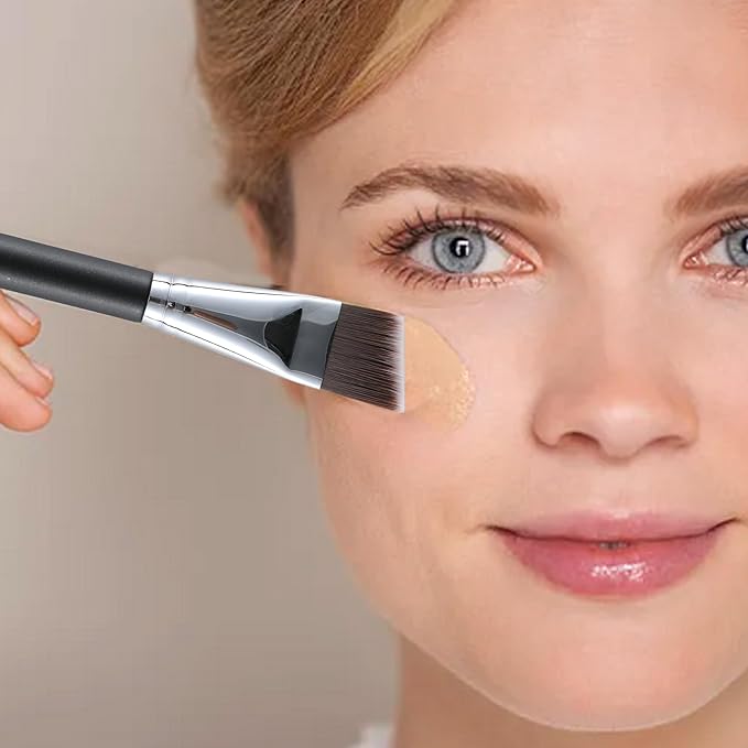 Flat Foundation Makeup Brush Angled Thin for Liquid Cream Foundation Blending,Facial Mask,Primer and Body Painting,Streak-Free Makeup,Buildable Coverage,Vegan Bristles Face Brush, Black