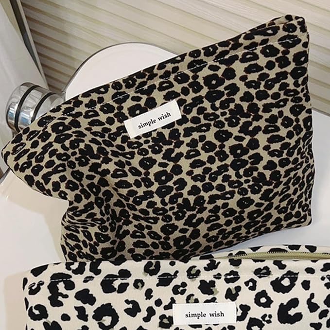 Wudygirl Leopard Makeup Bag Cosmetic Bag for Women and Girls Large Capacity Toiletry Bag Makeup Pouch Canvas Aesthetic Travel Makeup Bag Zipper Pouch (Leopard Print)