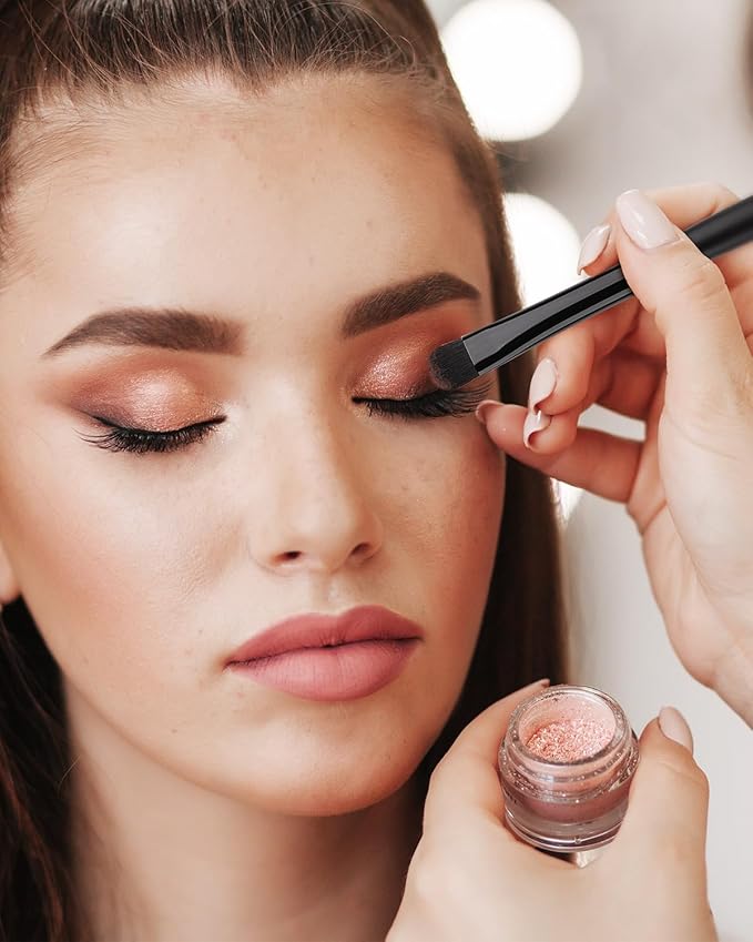 EIGSHOW 5Pcs Everyday Makeup Brush Set for Foundation Powder Eyeshadow Eyeliner, Vegan & Cruelty-Free, Travel Basic Make Up Brushes Kit for Women - Black