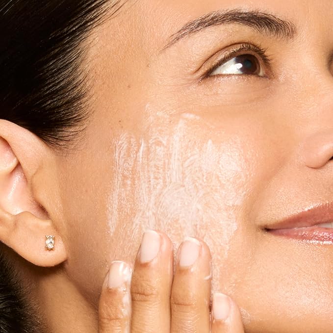 Honest Beauty Mini Gentle Gel Daily Face Cleanser | Calms, Refreshes, + Hydrates | Vegan + Safe for Sensitive Skin | Travel Size, 1.5 fl oz