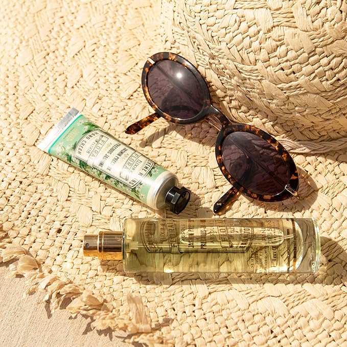 Panier des Sens - Small Hand Cream for Dry Cracked Hands - Jasmine Mini Hand Lotion for Dry Skin - With Sweet Almond and Olive Oil - Hand Care 96% Natural Ingredients - Travel Size 1 floz