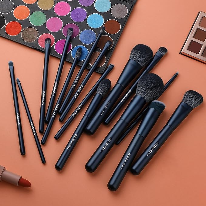 Makeup Brush Set, EIGSHOW Professional Makeup Brushes Kit Foundation Powder Concealers Eye Shadows Makeup 15 Piece for Eye Face Liquid Cream Cosmetics Brushes Kit Best Birthday Gift for Women(BLUE)