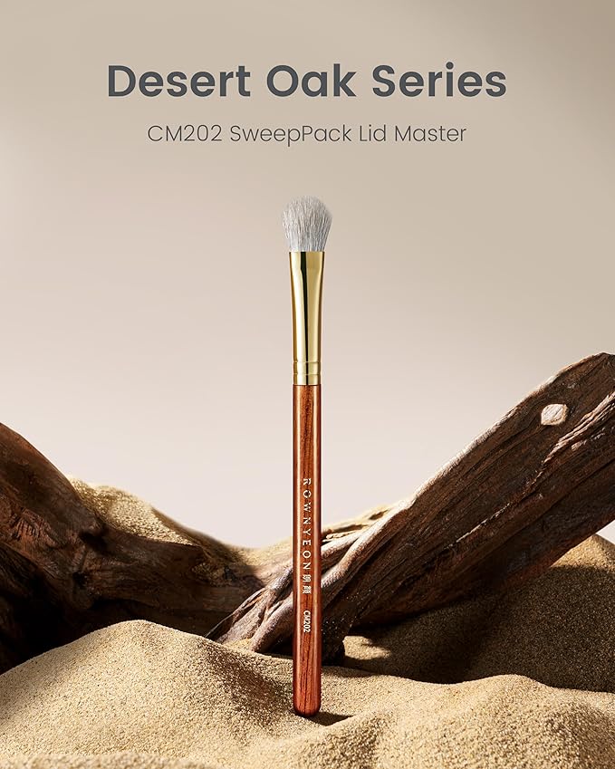 Desert Oak Series SweepPack Lid Master - Arctic Fox & Goat Hair Blend for Effortless Eyeshadow Packing, Luxury Bubinga Handle (CM 202)